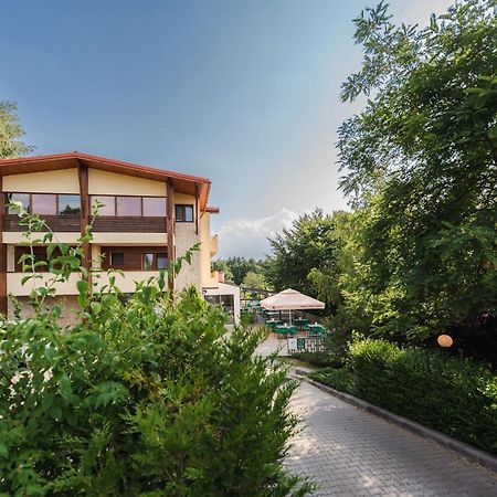 La Mesteceni & Loc Cu Stari De Bine, Spa Adult Only Sălicea Zewnętrze zdjęcie