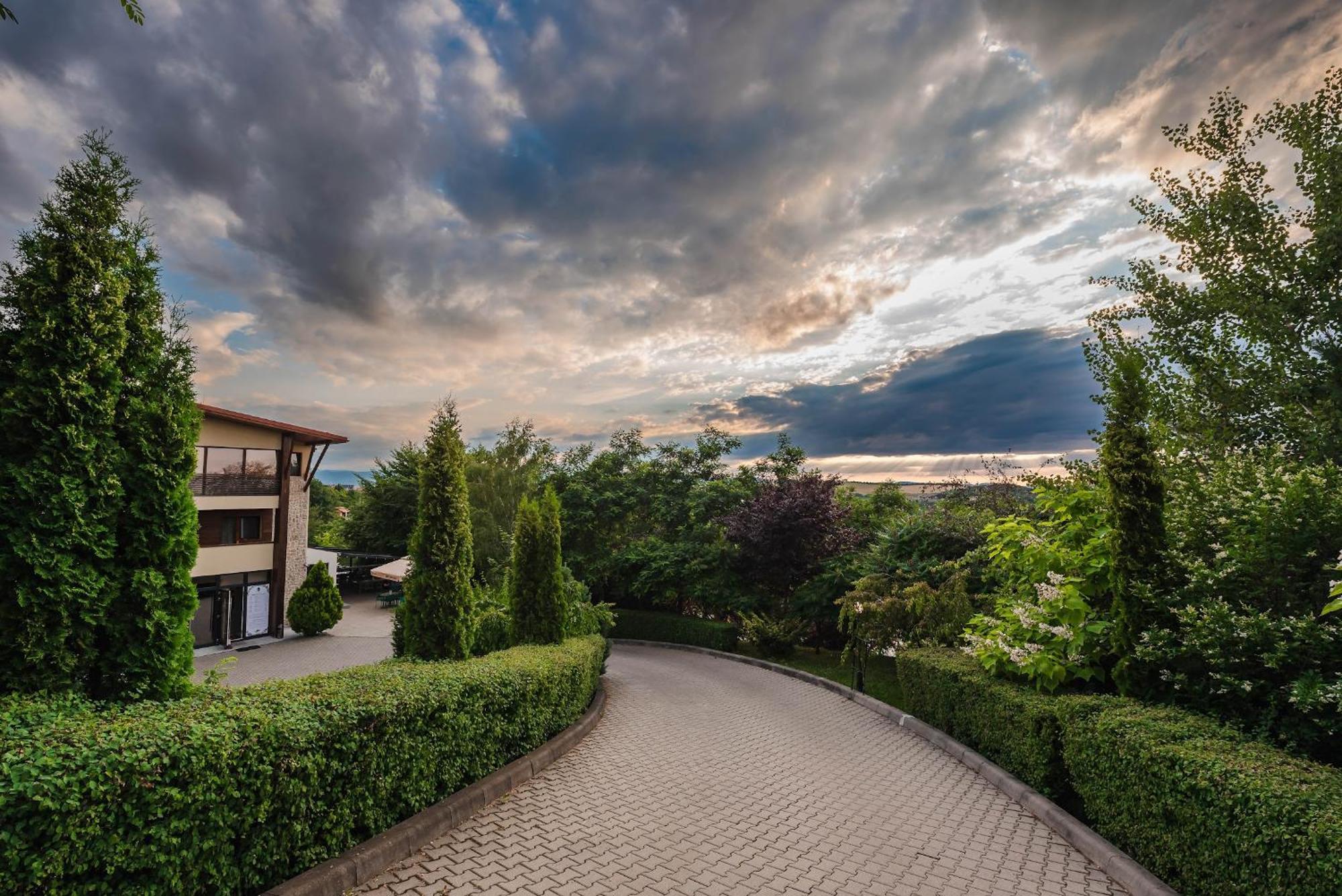 La Mesteceni & Loc Cu Stari De Bine, Spa Adult Only Sălicea Zewnętrze zdjęcie